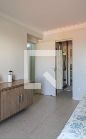 Casa à venda com 300m², 4 quartos e 4 vagas Casa à venda com 300m², 4 quartos e 4 vagasQuarto 3