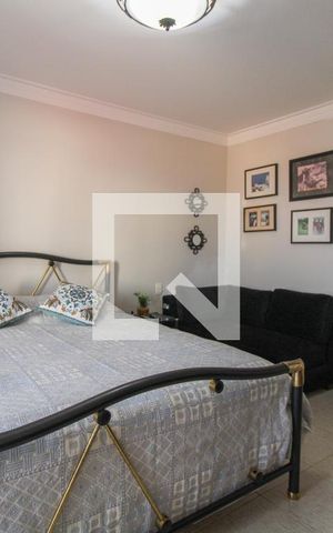 Casa à venda com 300m², 4 quartos e 4 vagas Casa à venda com 300m², 4 quartos e 4 vagasQuarto 4