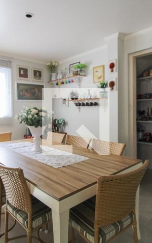 Casa à venda com 300m², 4 quartos e 4 vagas Casa à venda com 300m², 4 quartos e 4 vagasCopa