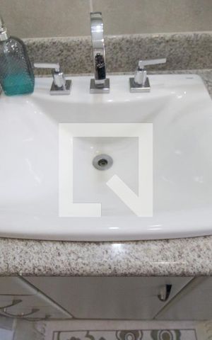 Casa à venda com 300m², 4 quartos e 4 vagas Casa à venda com 300m², 4 quartos e 4 vagasBanheiro - Quarto 2