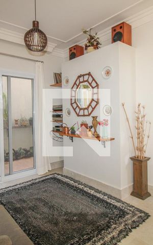 Casa à venda com 300m², 4 quartos e 4 vagas Casa à venda com 300m², 4 quartos e 4 vagasSala