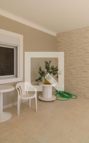 Casa à venda com 300m², 4 quartos e 4 vagas Casa à venda com 300m², 4 quartos e 4 vagasVaranda Quarto 2