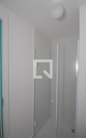 Apartamento para alugar com 32m², 2 quartos e sem vaga Apartamento para alugar com 32m², 2 quartos e sem vagaBanheiro Social