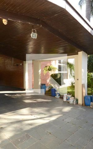 Casa à venda com 747m², 4 quartos e 6 vagasGaragem