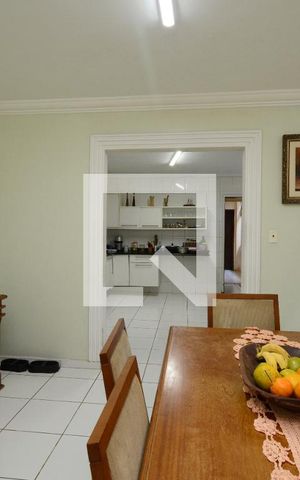 Casa à venda com 747m², 4 quartos e 6 vagasCopa