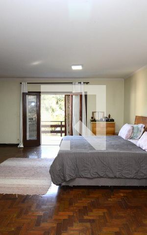 Casa à venda com 747m², 4 quartos e 6 vagasSuíte master