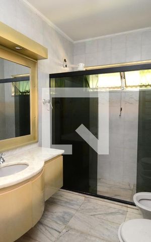 Casa à venda com 747m², 4 quartos e 6 vagasBanheiro da Suíte 3