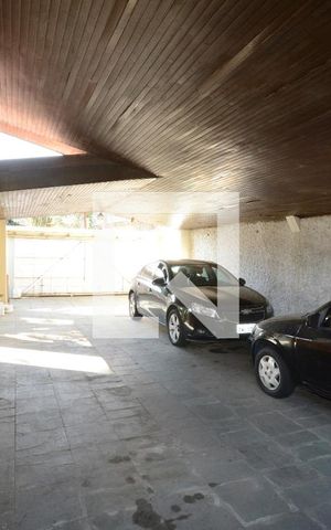 Casa à venda com 747m², 4 quartos e 6 vagasGaragem