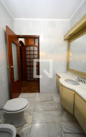 Casa à venda com 747m², 4 quartos e 6 vagasBanheiro da Suíte 3
