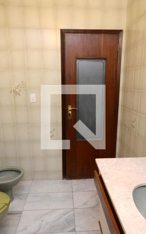 Casa à venda com 747m², 4 quartos e 6 vagasBanheiro da Suíte 4