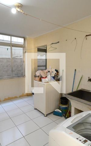Casa à venda com 747m², 4 quartos e 6 vagasÁrea de Serviço