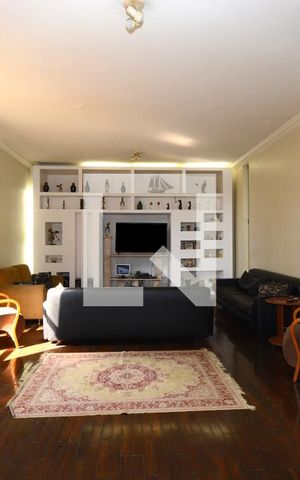 Casa à venda com 747m², 4 quartos e 6 vagasSala de TV