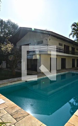 Casa à venda com 747m², 4 quartos e 6 vagasPiscina