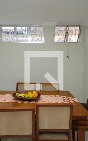 Casa à venda com 747m², 4 quartos e 6 vagasCopa