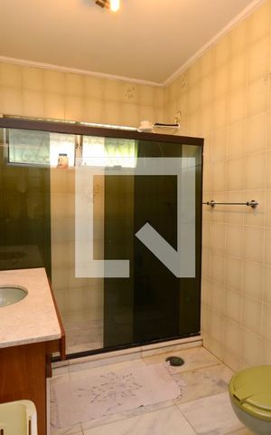 Casa à venda com 747m², 4 quartos e 6 vagasBanheiro da Suíte 4