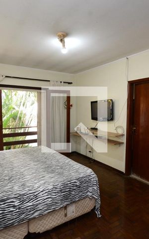 Casa à venda com 747m², 4 quartos e 6 vagasSuíte 2