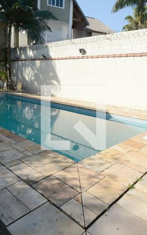 Casa à venda com 747m², 4 quartos e 6 vagasPiscina