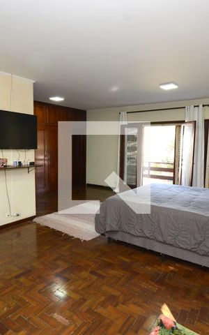 Casa à venda com 747m², 4 quartos e 6 vagasSuíte master