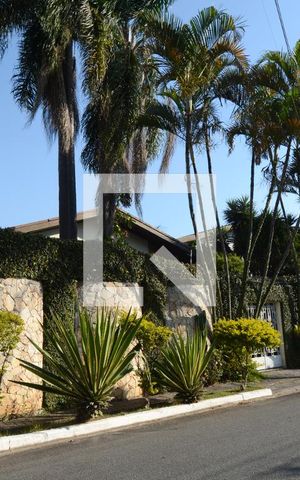 Casa à venda com 747m², 4 quartos e 6 vagasFachada