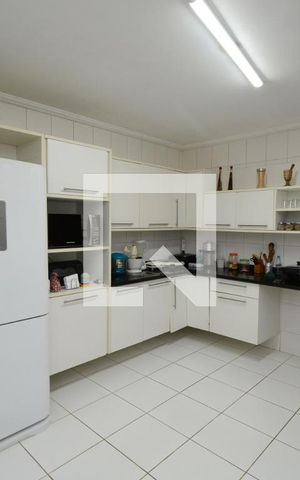 Casa à venda com 747m², 4 quartos e 6 vagasCozinha