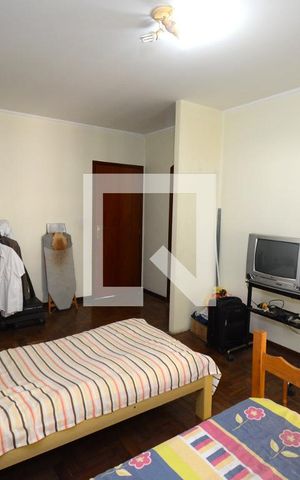 Casa à venda com 747m², 4 quartos e 6 vagasSuíte 3