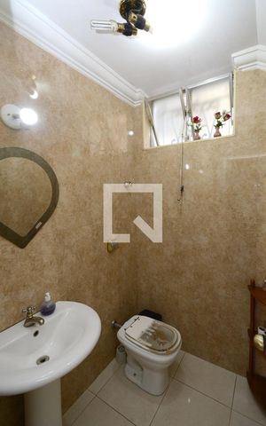 Casa à venda com 747m², 4 quartos e 6 vagasLavabo