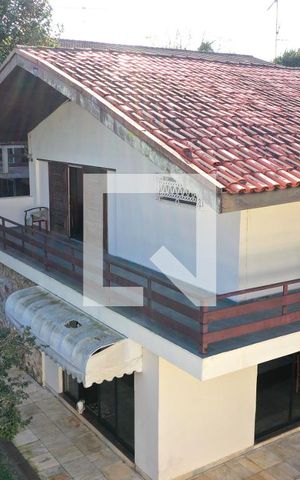 Casa à venda com 747m², 4 quartos e 6 vagasFachada