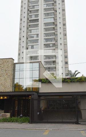 Apartamento para alugar com 136m², 4 quartos e 2 vagasFachada e portaria
