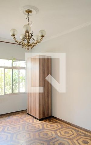 Casa à venda com 149m², 5 quartos e 2 vagasSala