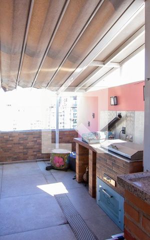 Apartamento à venda com 240m², 3 quartos e 2 vagas Apartamento à venda com 240m², 3 quartos e 2 vagasTerraço