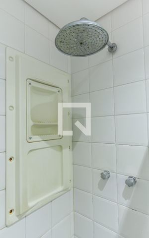 Apartamento para alugar com 39m², 1 quarto e 1 vaga Apartamento para alugar com 39m², 1 quarto e 1 vagaBanheiro da Suíte