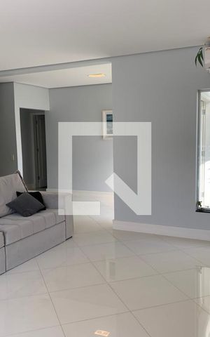 Casa à venda com 248m², 5 quartos e 3 vagas