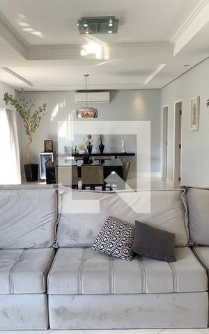 Casa à venda com 248m², 5 quartos e 3 vagas