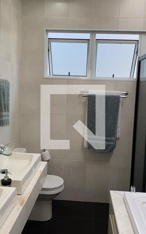 Casa à venda com 248m², 5 quartos e 3 vagas
