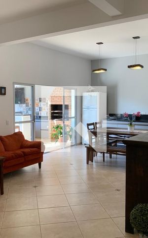 Casa à venda com 248m², 5 quartos e 3 vagas