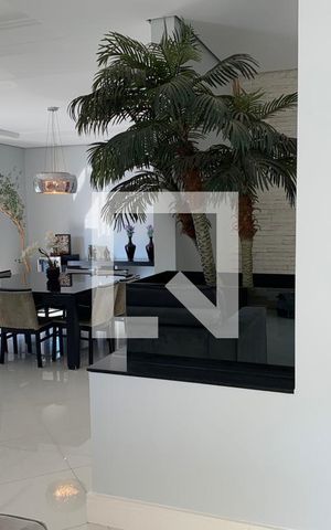 Casa à venda com 248m², 5 quartos e 3 vagas