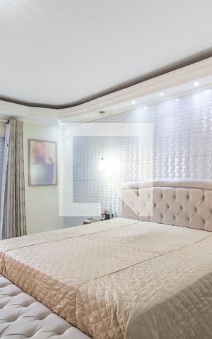 Casa à venda com 360m², 4 quartos e 2 vagas Casa à venda com 360m², 4 quartos e 2 vagasSuíte