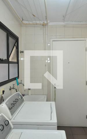 Apartamento à venda com 190m², 4 quartos e 3 vagas Apartamento à venda com 190m², 4 quartos e 3 vagasÁrea de Serviço