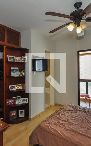 Apartamento à venda com 190m², 4 quartos e 3 vagas Apartamento à venda com 190m², 4 quartos e 3 vagasSuíte 4