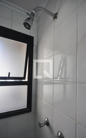 Apartamento à venda com 190m², 4 quartos e 3 vagas Apartamento à venda com 190m², 4 quartos e 3 vagasChuveiro do Banheiro da Suíte 3