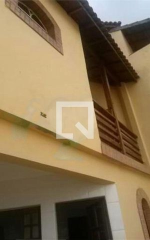 Casa à venda com 153m², 3 quartos e 2 vagas