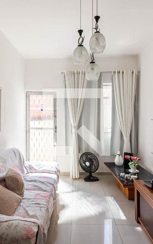Casa à venda com 64m², 3 quartos e 1 vagaSala