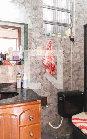 Casa à venda com 64m², 3 quartos e 1 vagaBanheiro