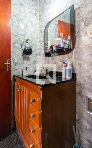 Casa à venda com 64m², 3 quartos e 1 vagaBanheiro
