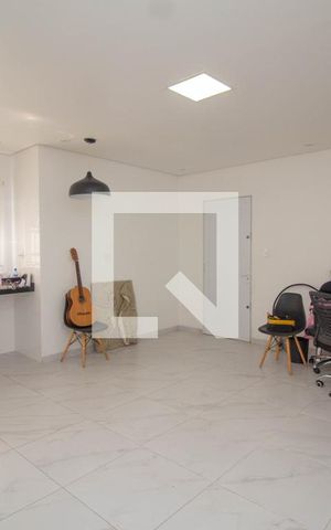 Casa à venda com 180m², 4 quartos e 3 vagas Casa à venda com 180m², 4 quartos e 3 vagasCozinha