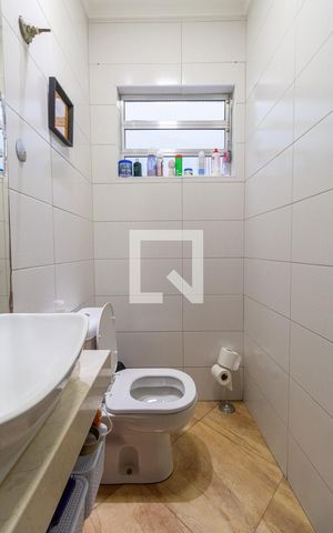 Casa à venda com 120m², 2 quartos e 2 vagas Casa à venda com 120m², 2 quartos e 2 vagasBanheiro 2