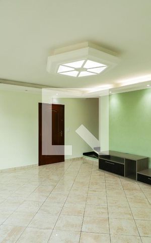Casa para alugar com 241m², 3 quartos e 4 vagasSala