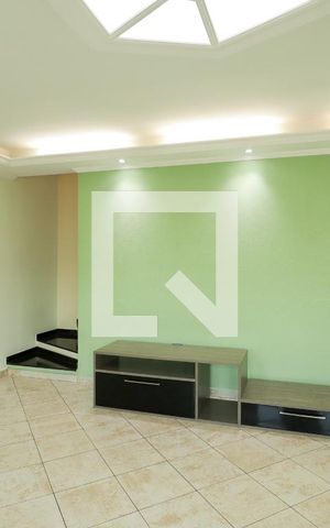 Casa para alugar com 241m², 3 quartos e 4 vagasSala