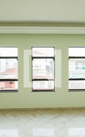 Casa para alugar com 241m², 3 quartos e 4 vagasSala