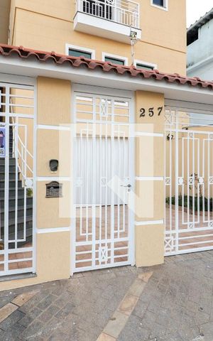 Casa para alugar com 241m², 3 quartos e 4 vagasFachada